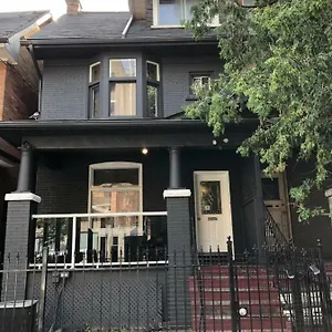 Mina's Guest house Toronto