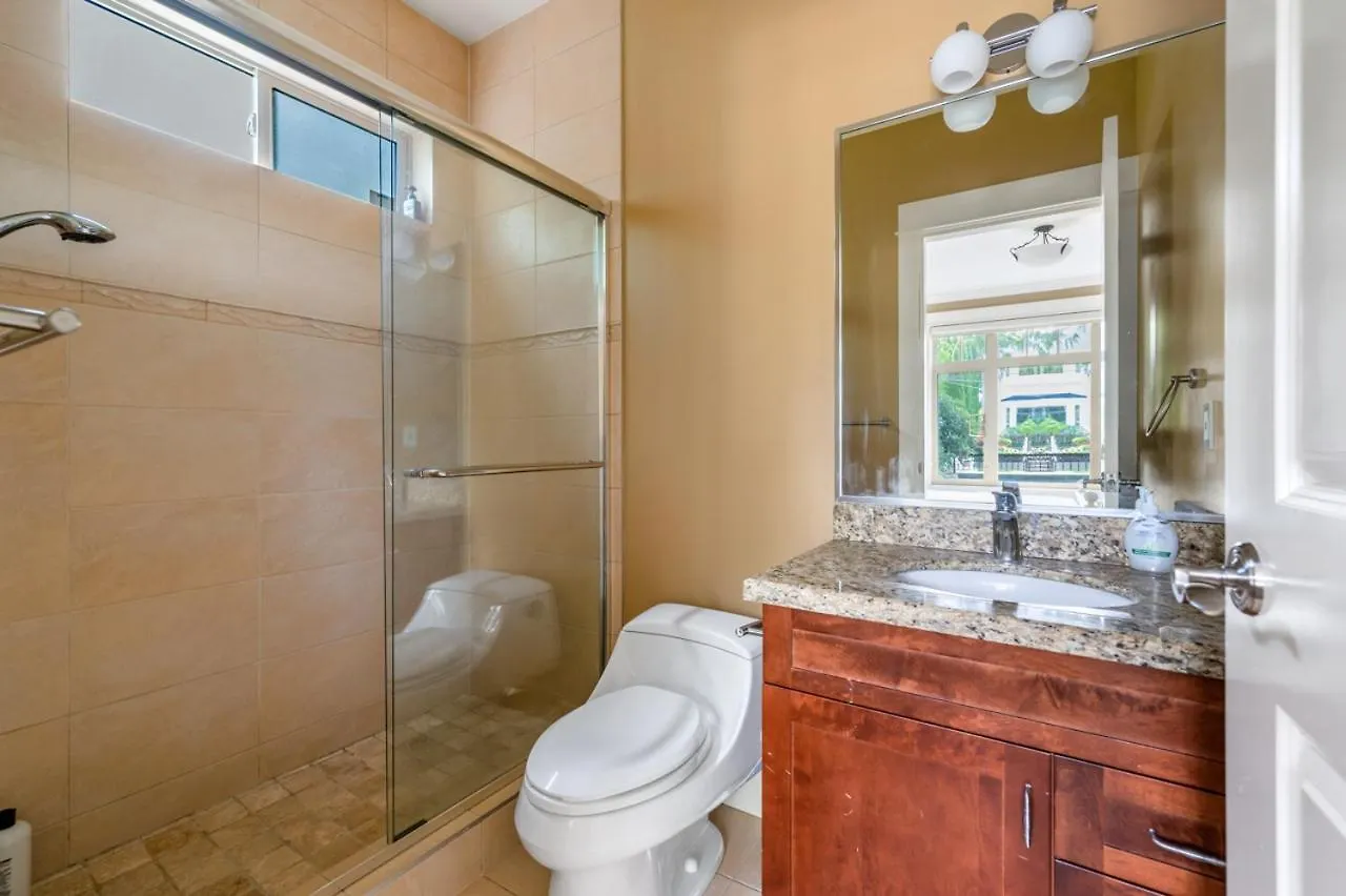 Guest house Luxurious Dream House Hotel Vancouver