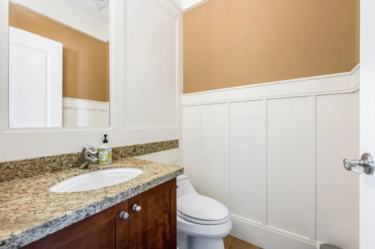 Guest house Luxurious Dream House Hotel Vancouver Canada